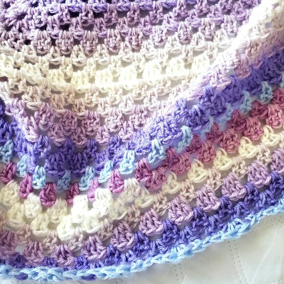 CROCHET BABY BLANKET AFGHAN GRANNY SQUARE 29"x 29" WHITE LILAC BLUE NEW - Picture 6 of 9